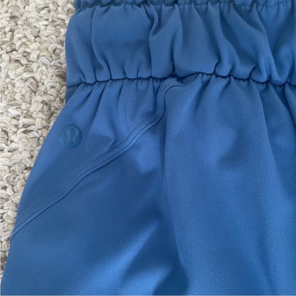 Lululemon Outfit Bundle – Clip-In Tank (6) & High-Rise Joggers (2) - Picture 11 of 16